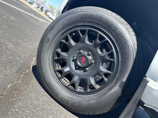 Pearl 2024 Toyota Tacoma TRD Sport
