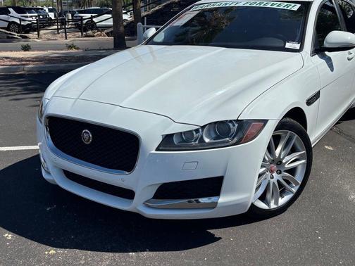 Polaris White 2016 Jaguar XF 35t Prestige