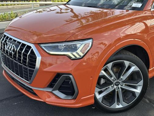 2020 Audi Q3 45 S line Prestige