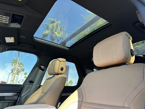 2024 Land Rover Discovery P300 Dynamic SE