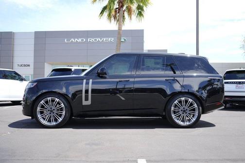 Santorini Black 2026 Land Rover Range Rover P530 SE