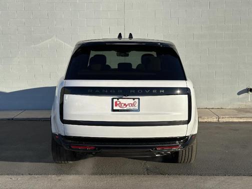 2025 Land Rover Range Rover P530 SE