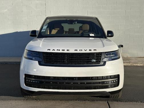 2025 Land Rover Range Rover P530 SE