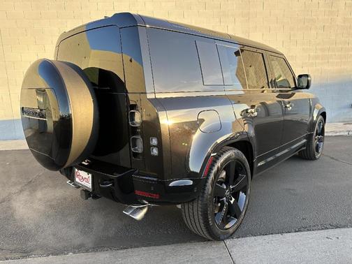 2025 Land Rover Defender P525 V8