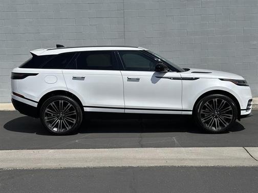 2026 Land Rover Range Rover Velar P400 Dynamic SE