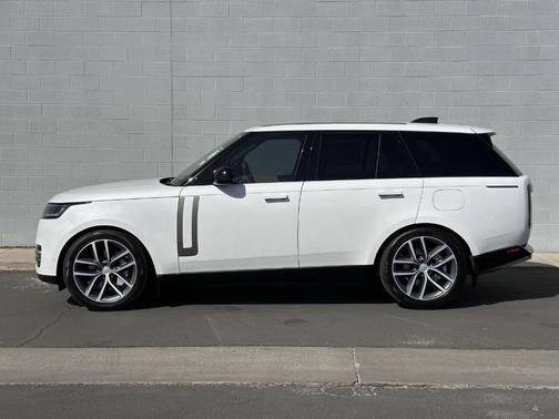 2025 Land Rover Range Rover P530 SE