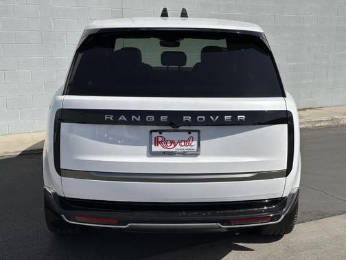 2025 Land Rover Range Rover P530 SE