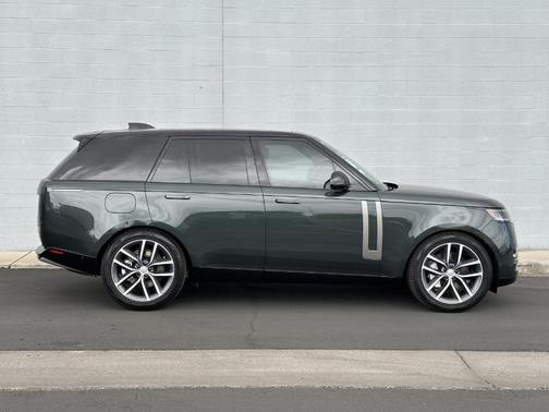 2025 Land Rover Range Rover P530 SE
