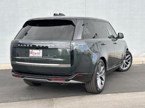2025 Land Rover Range Rover P530 SE