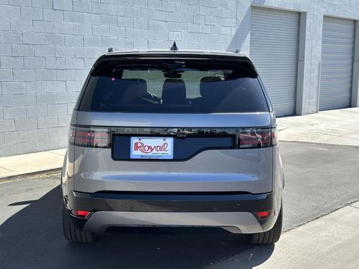 2025 Land Rover Discovery P360 Dynamic SE