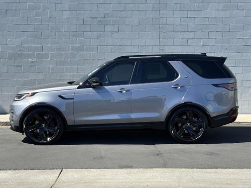 2025 Land Rover Discovery P360 Dynamic SE