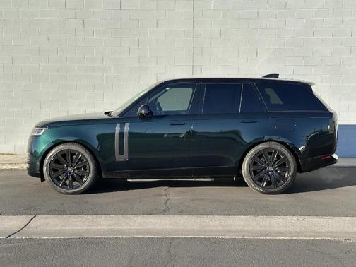 2025 Land Rover Range Rover P550e Autobiography