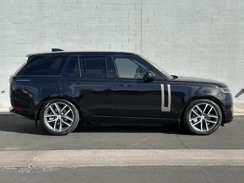 2025 Land Rover Range Rover P550e SE