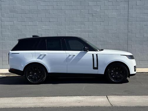 2025 Land Rover Range Rover P550e SE