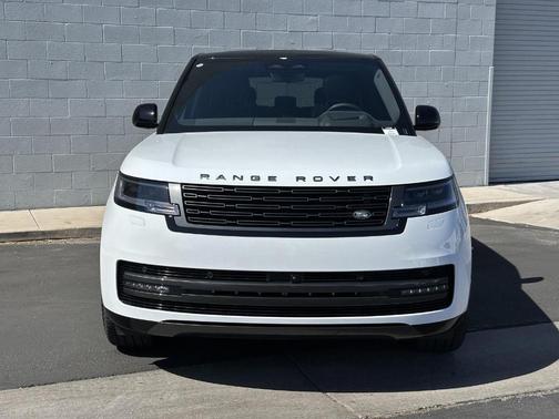 2025 Land Rover Range Rover P550e SE