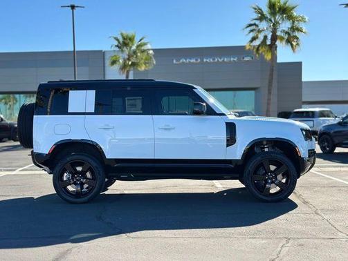 Fuji White 2026 Land Rover Defender P400 X-Dynamic SE