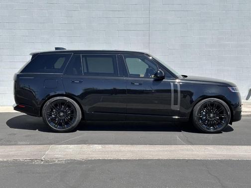 2025 Land Rover Range Rover P400 SE 7 Seat