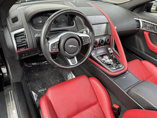 2022 Jaguar F-TYPE P450