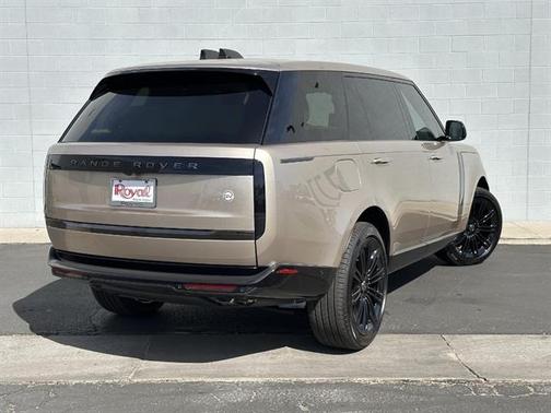2025 Land Rover Range Rover P615 SV