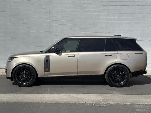 2025 Land Rover Range Rover P615 SV