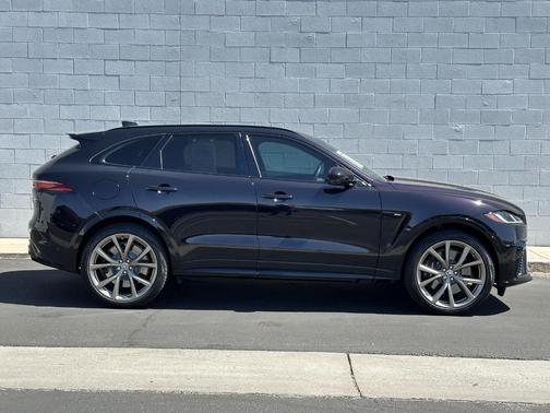 2023 Jaguar F-PACE SVR