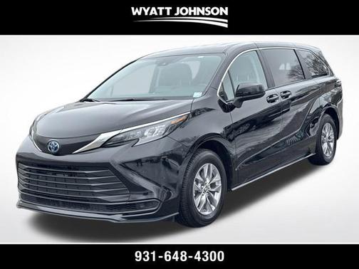 2024 Toyota Sienna LE