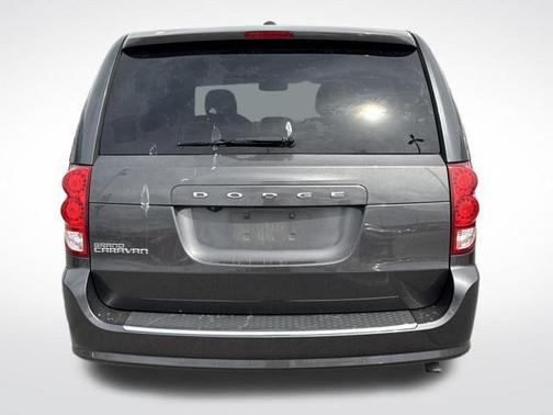 Granite Pearlcoat 2018 Dodge Grand Caravan SE
