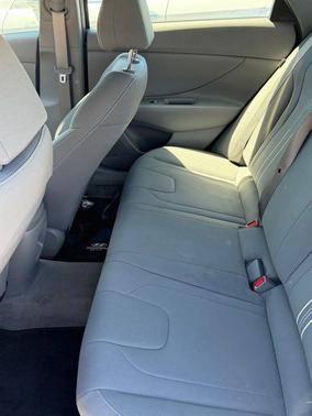 Fluid Metal 2024 Hyundai ELANTRA SEL