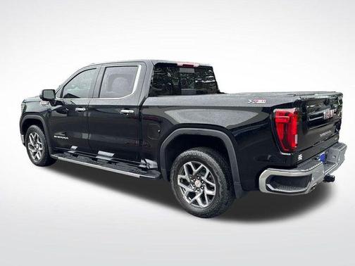 Onyx Black 2023 GMC Sierra 1500 SLT