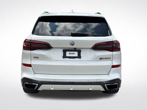 Mineral White Metallic 2023 BMW X5 M50i