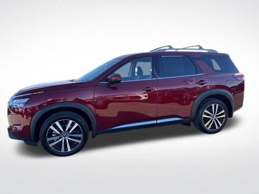 2025 Nissan Pathfinder Platinum FWD
