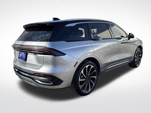 2024 Lincoln Nautilus Black Label