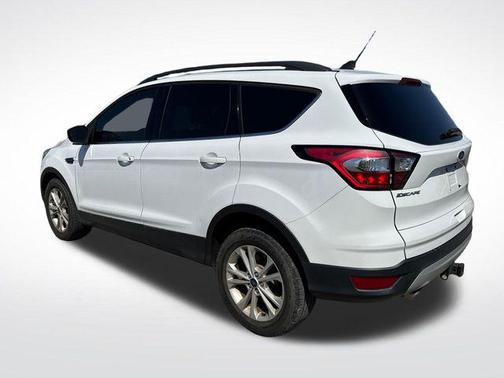 Oxford White 2018 Ford Escape SEL