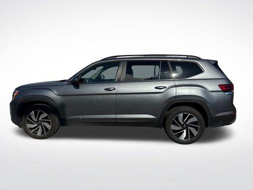Deep Black Pearl 2025 Volkswagen Atlas 2.0T SE w/Technology