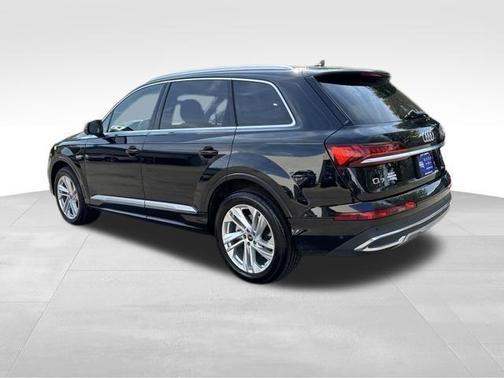 2024 Audi Q7 55 Premium Plus