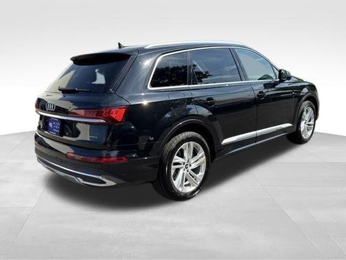 2024 Audi Q7 55 Premium Plus
