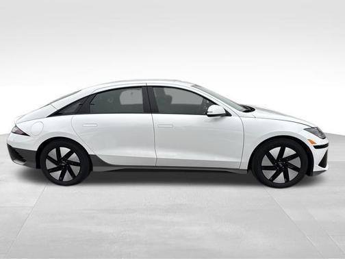 2025 Hyundai IONIQ 6 SE