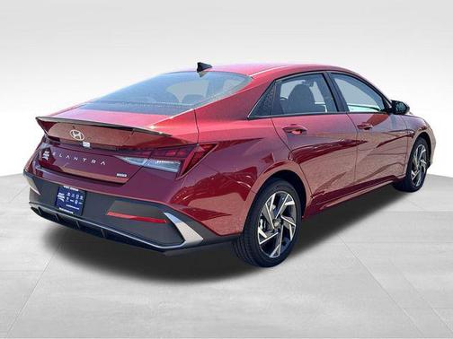2025 Hyundai ELANTRA HEV SEL Sport