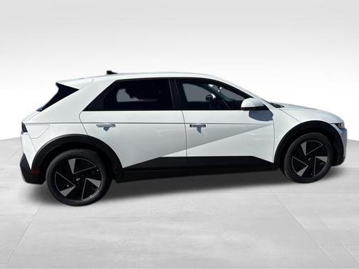 2026 Hyundai IONIQ 5 SE