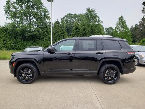 2025 Jeep Grand Cherokee L Laredo