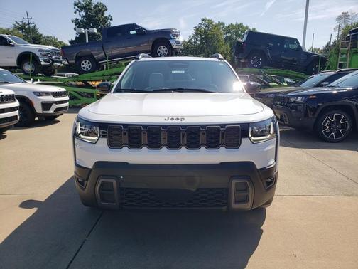 Bright White Clearcoat 2026 Jeep Cherokee LAREDO/LIMITED