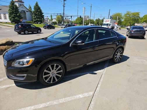 Onyx Black Metallic 2016 Volvo S60 Inscription T5 Drive-E Premier