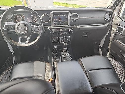 Bright White Clearcoat 2022 Jeep Gladiator Overland