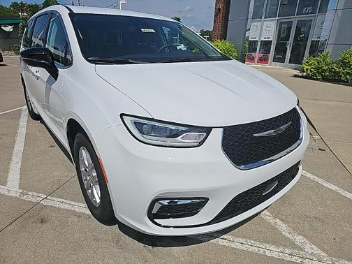 2024 Chrysler Pacifica Touring-L