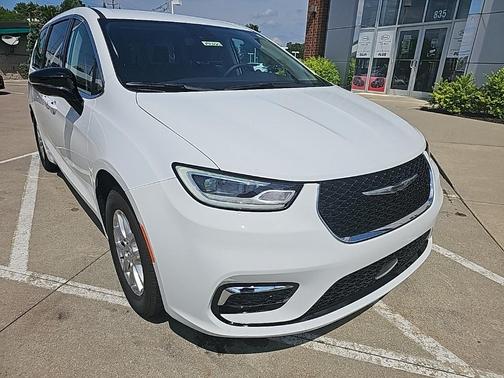 2024 Chrysler Pacifica Touring-L
