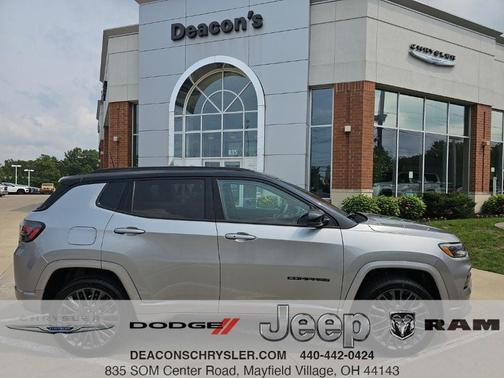 Billet Silver Metallic Clearcoat 2023 Jeep Compass Altitude