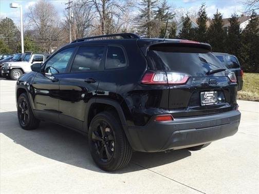 2023 Jeep Cherokee Altitude Lux