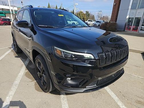 2023 Jeep Cherokee Altitude Lux