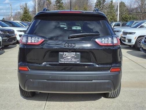 2023 Jeep Cherokee Altitude Lux