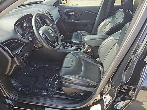 2023 Jeep Cherokee Altitude Lux